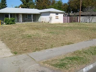 2nd image of 3667 N Fruit Ave