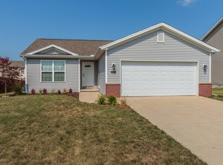 2911 Bardwell Rd, Bloomington, IL 61704