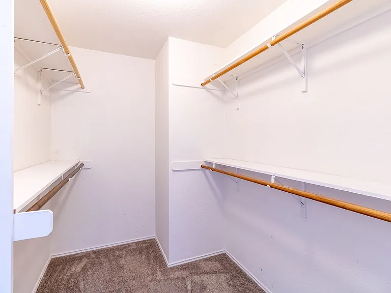 17501 Wiseman Dr — Photo 26
