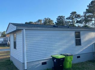 235 Seashore Dr, Swansboro, NC 28584