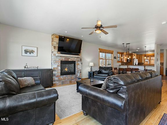 5th image of 260 Buckhorn Circle