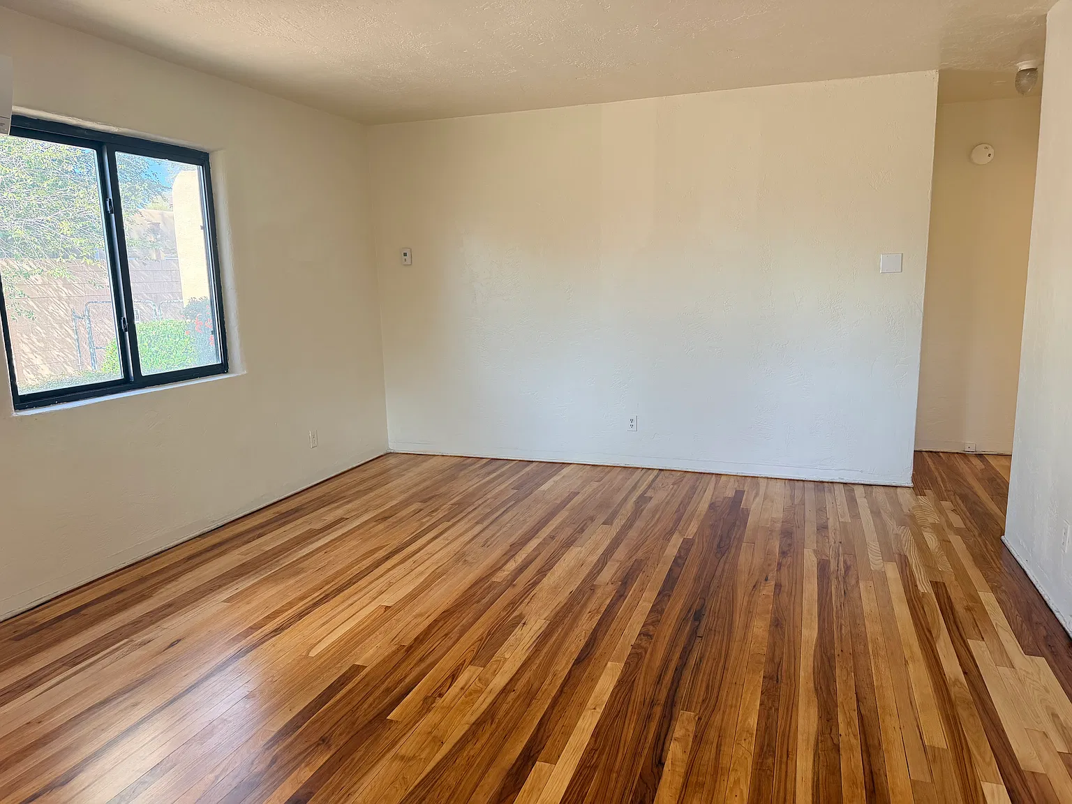 2 bed, 850 sqft, $1,700 — Photo 4