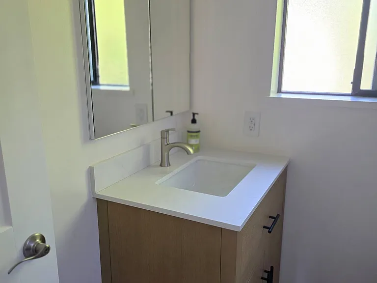333 Mill Rd — Photo 16