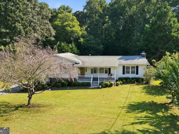 218 King Arthur Dr, Woodstock, GA 30189