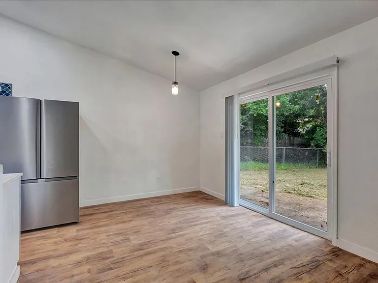 4908 Jade St — Photo 3