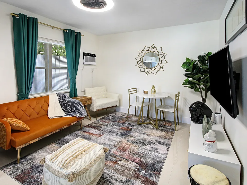 1352 NW 32nd St