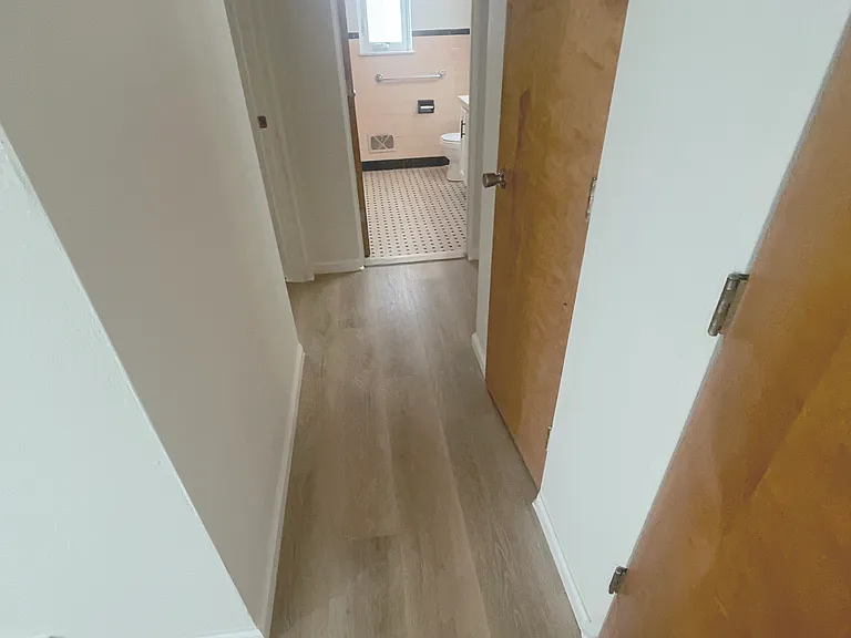 1922 W Bancroft St #1 — Photo 14
