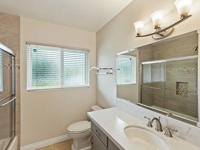 17537 Margate St #1 — Photo 11