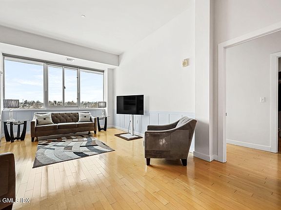 4th image of 1515 Summer St Unit 601