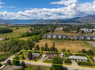 3260 Saint Amand Rd, Kelowna, BC V1W3P1