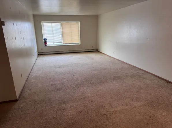 5650 W Wahner Ave Unit 206, Milwaukee, WI 53223