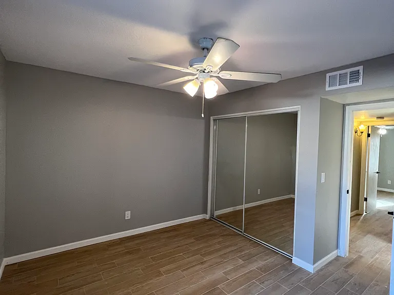 2851 E Capri Cir — Photo 12