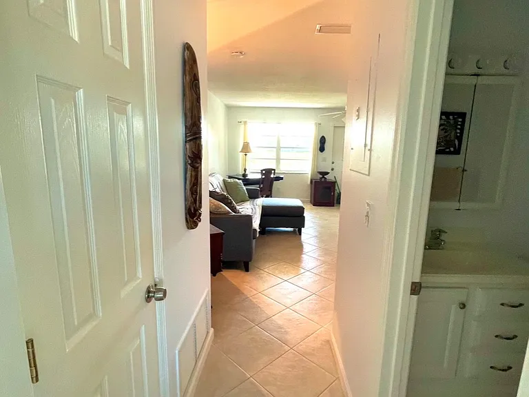 33 Pine Arbor Ln #203 — Photo 8