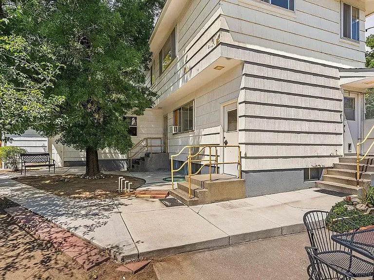 250 Bartlett St — Photo 13