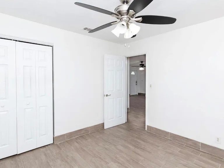 1398 SW 47th Ter — Photo 8