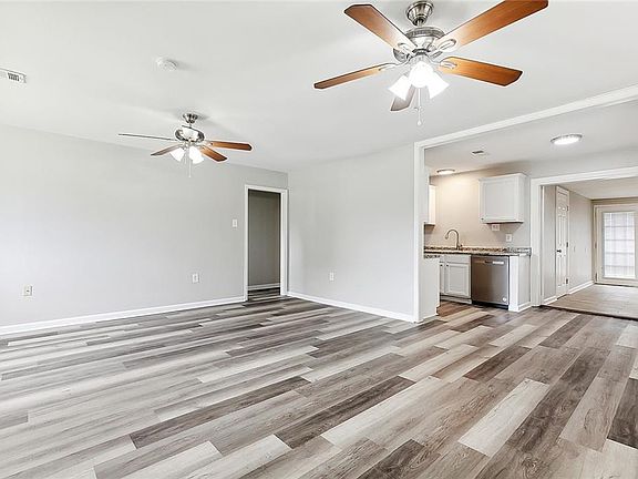 4th image of 66 Thornton Dr