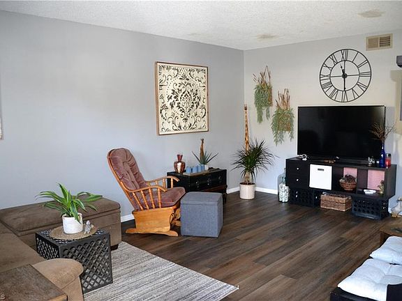 2nd image of 1030 Rock Knoll Ct