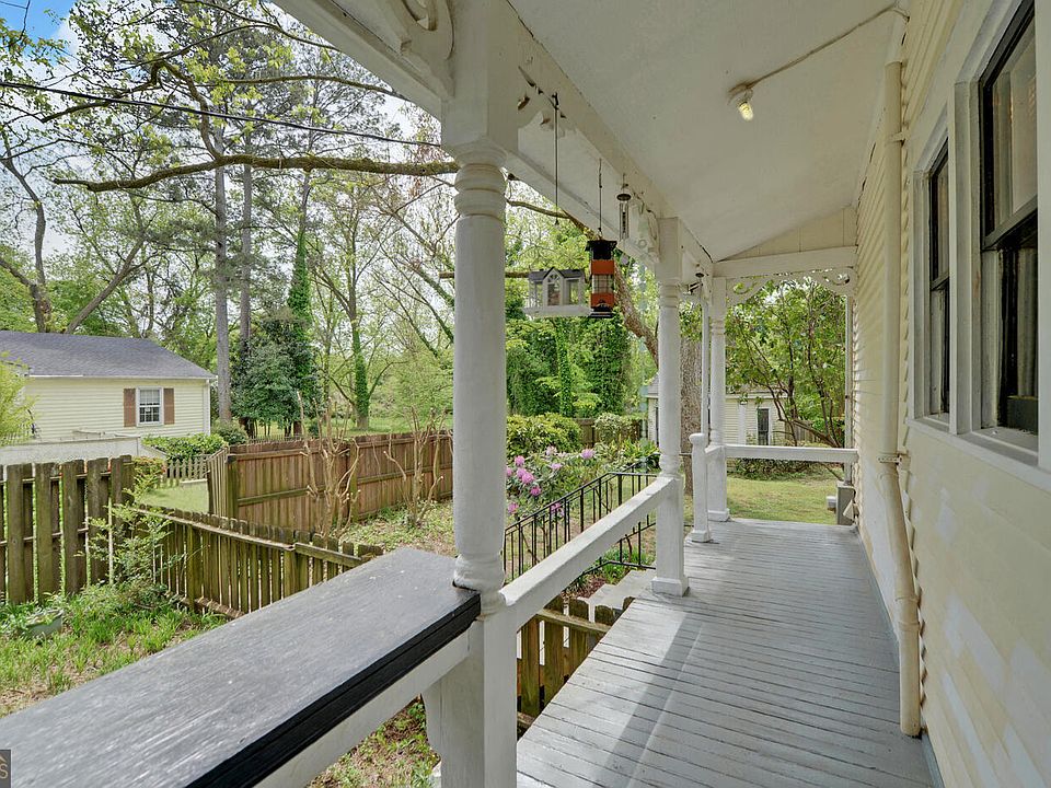 43rd image of 252 Benson St