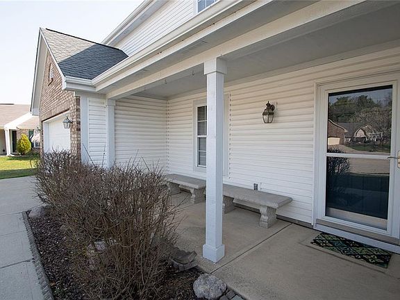 2nd image of 14215 Cliffwood Pl