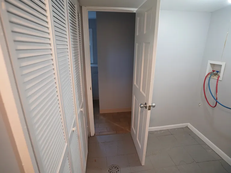 1501 N Freund Ave — Photo 21