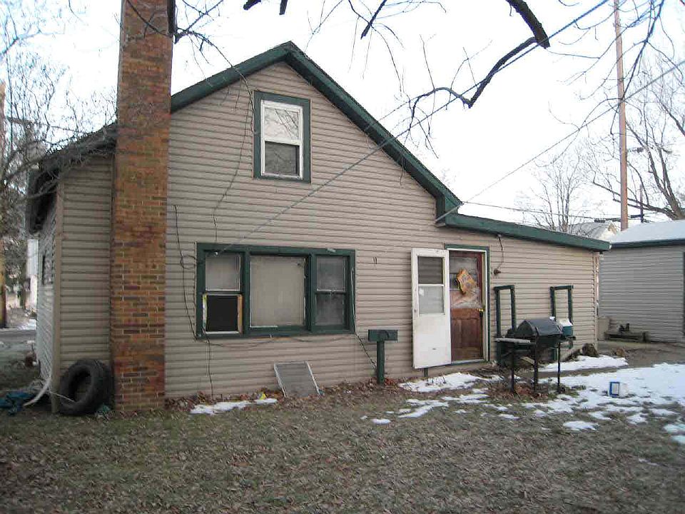 1st image of 17 1/2 N Main St