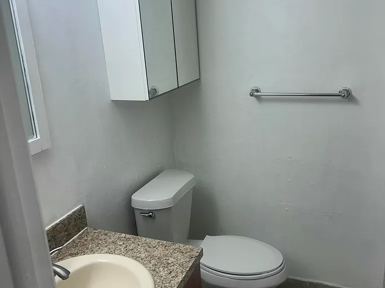 18301 Mediterranean Blvd — Photo 15