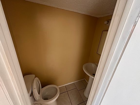 5th image of 7032 Prestwick Cir S