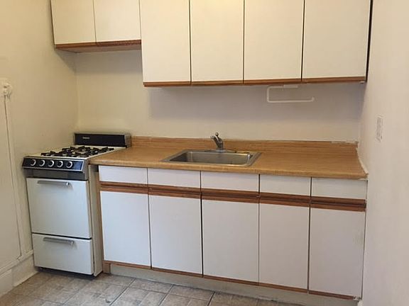 2nd image of 208 E 84th St APT 5D