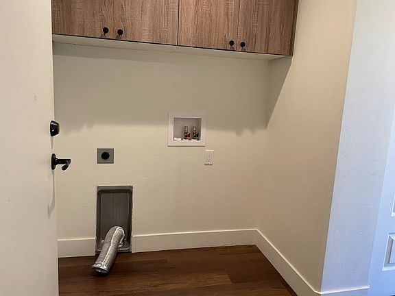 4th image of 454 Park Ave
