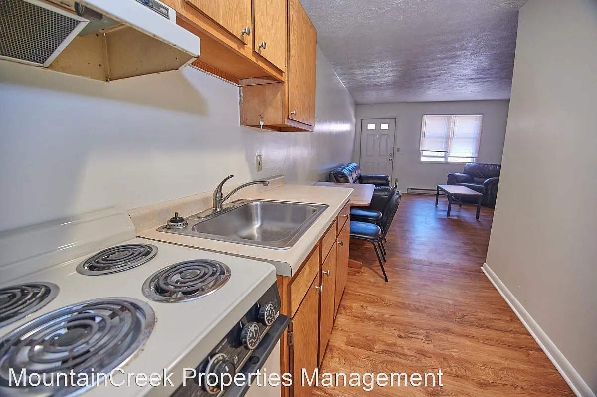 Crimson Hawk Student Housing — Photo 1
