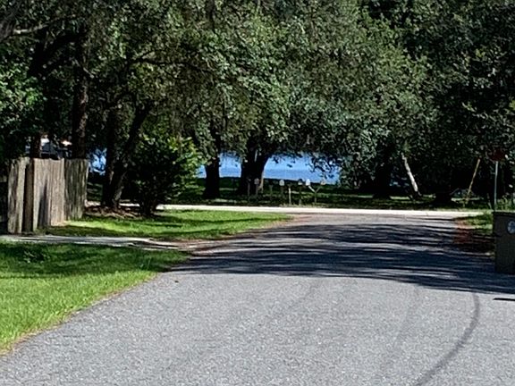 4th image of 1833 Lillian Dr