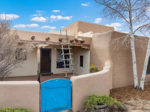 331 Camino Chico, Santa Fe, NM 87505