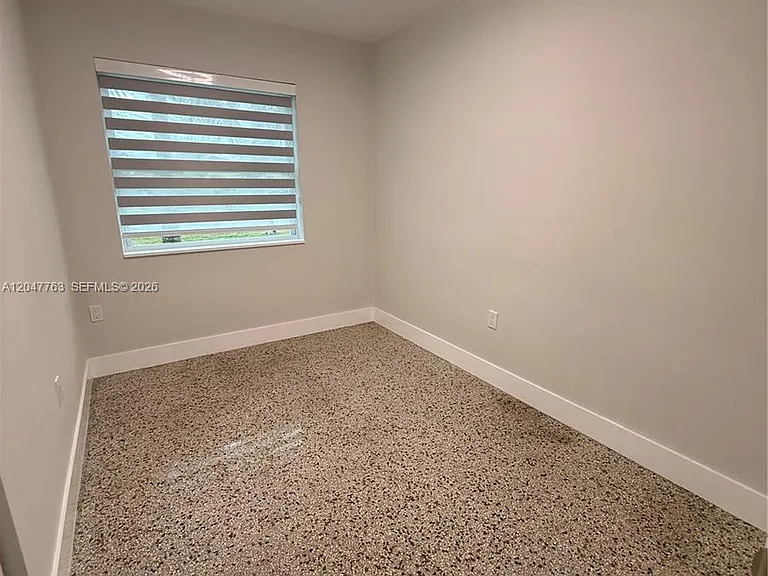 10555 SW 32nd St — Photo 10