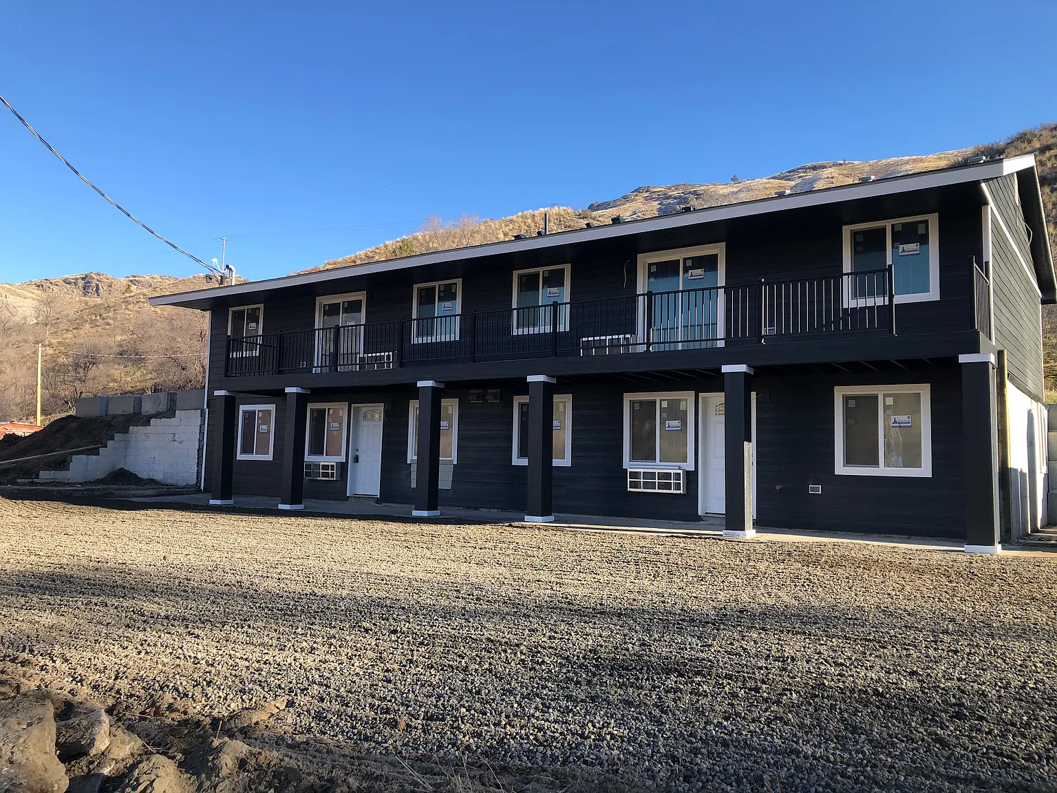 Grand Coulee Apartments — Photo 1