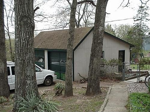 3rd image of 109 Lakeshore Dr