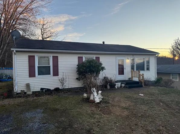 1004 E 13th St, Buena Vista, VA 24416