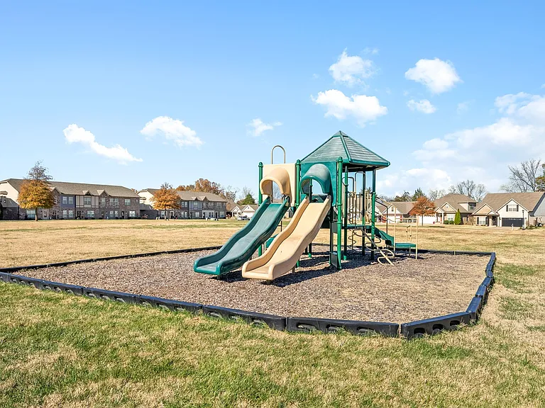 172 Dundee Dr — Photo 34