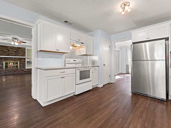 5th image of 2167 Woodside Dr