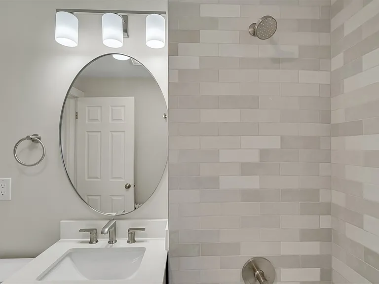 19 Fairview Ave #B — Photo 26