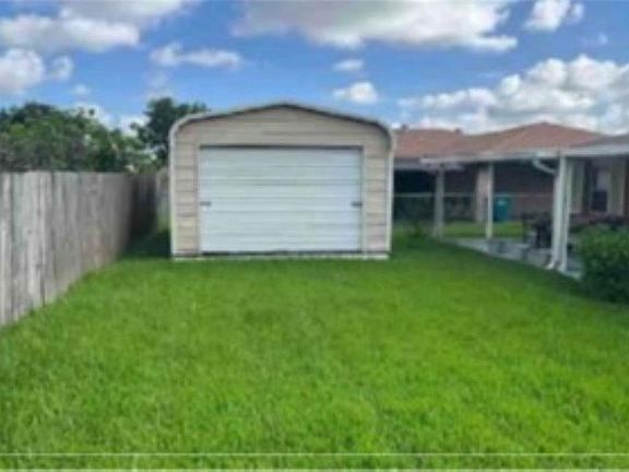 4th image of 1252 King Dr