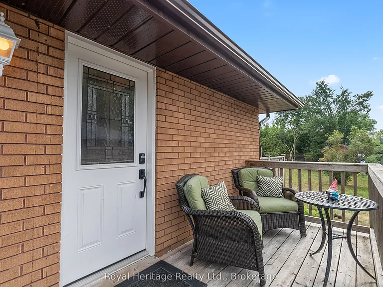 19 Kawartha Dr #LOWER — Photo 16