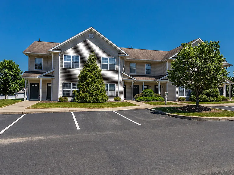WoodsEdge Apartments — Photo 23