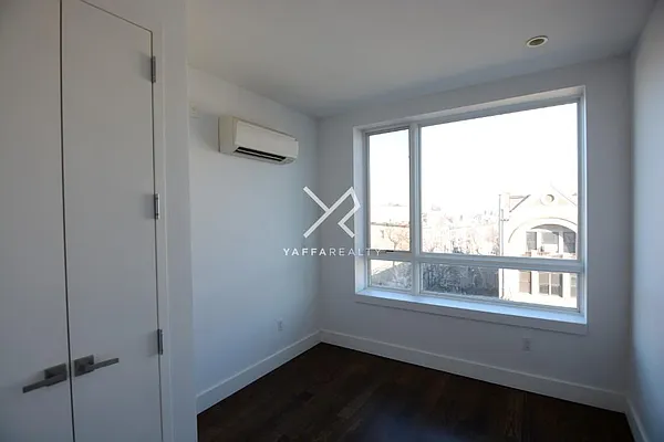 Rented by Yaffa Realty LLC | media 21