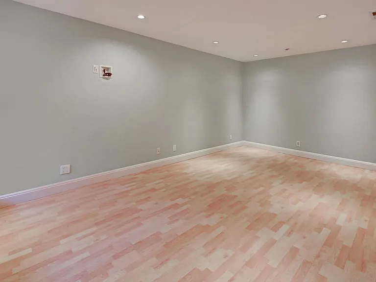 1626 Noe St — Photo 24