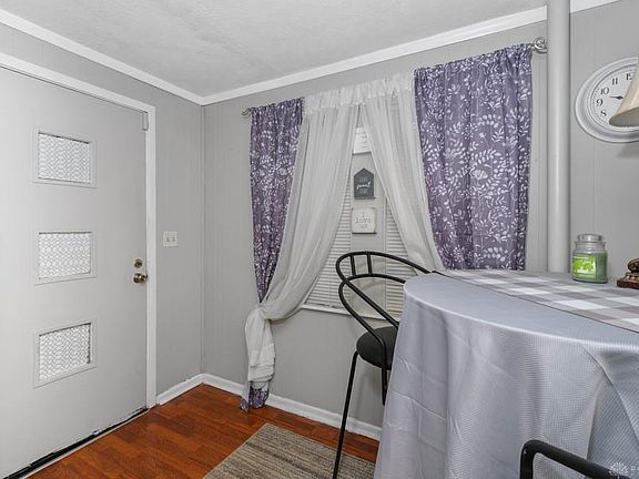 5th image of 4423 Beecher Ave