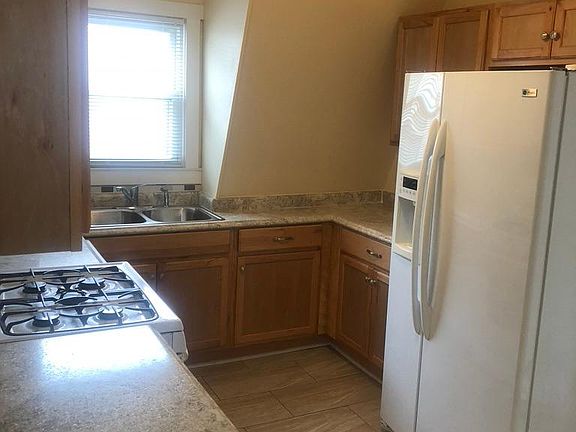 4th image of 5631 N Parkside Ave #2