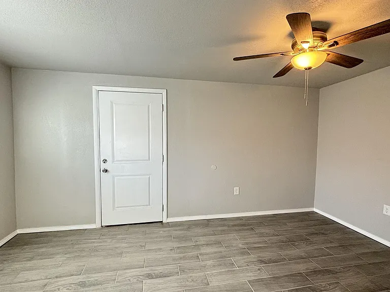 821 Olson St #B — Photo 12