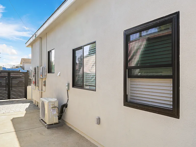 11081 College Ave #1 — Photo 31