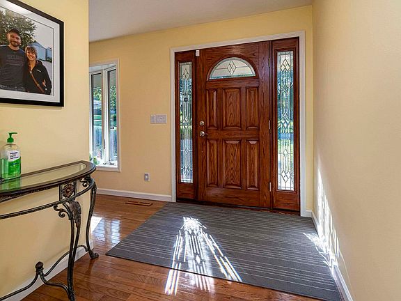 4th image of 638 Indian Hill Dr