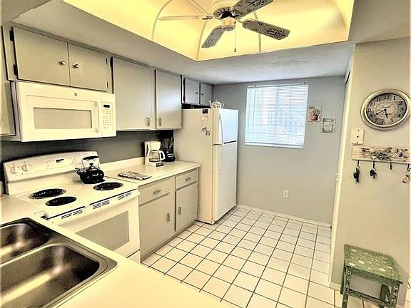 3rd image of 3310 Loveland Blvd Unit 701